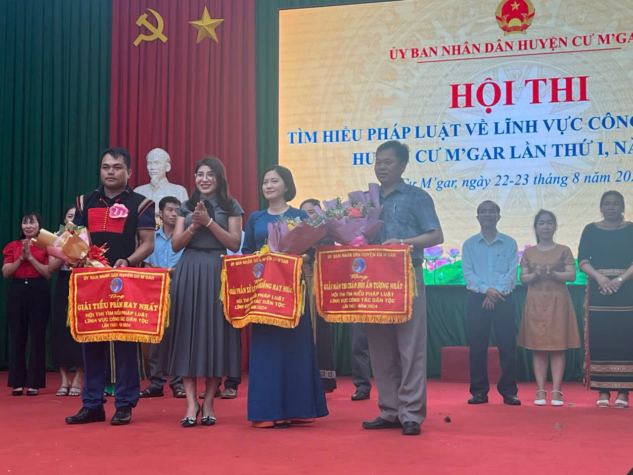 dân tộc 3
